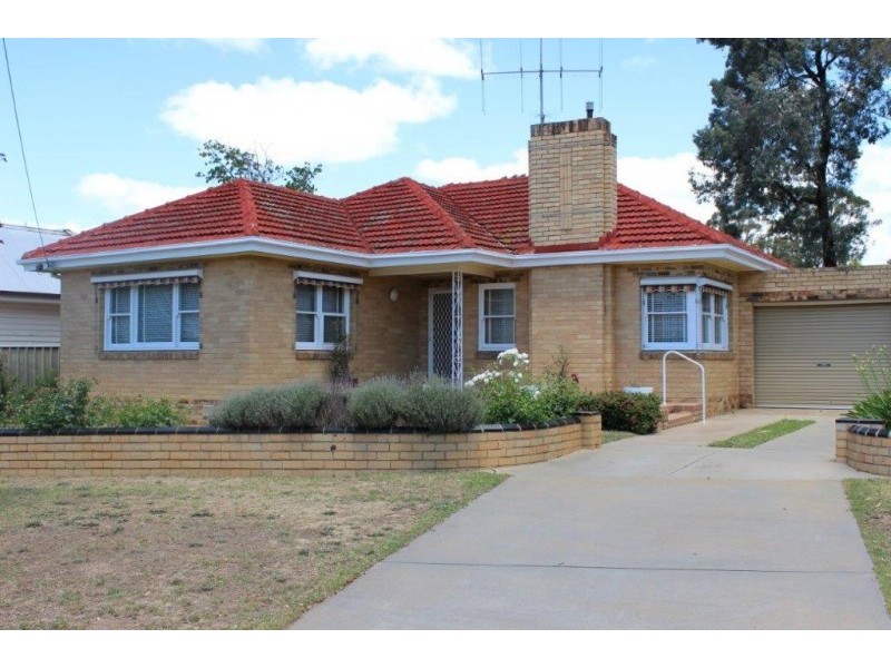 27 Wesley Street, Kangaroo Flat VIC 3555
