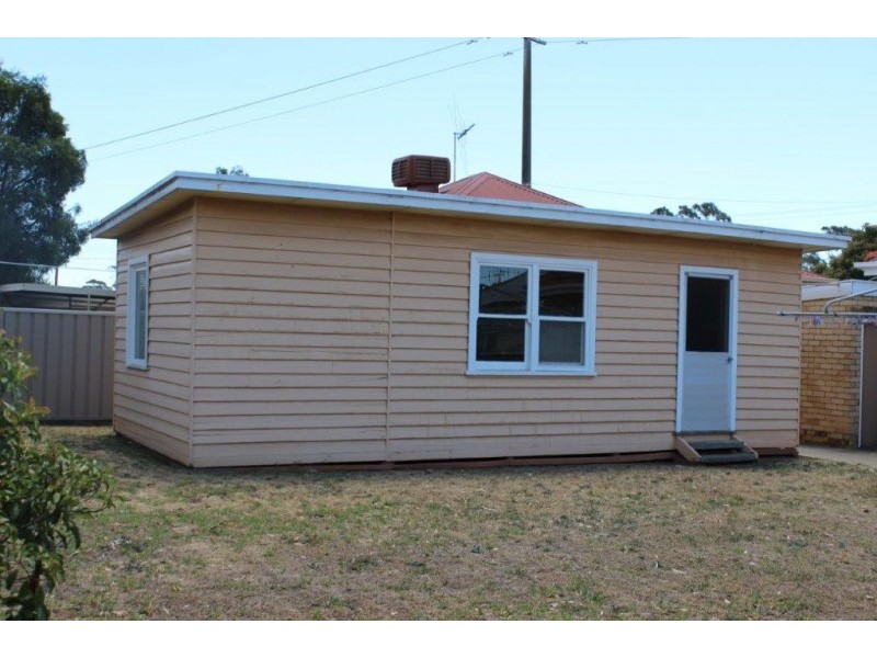 27 Wesley Street, Kangaroo Flat VIC 3555