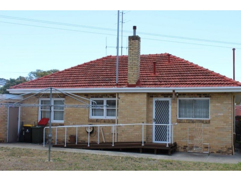 27 Wesley Street, Kangaroo Flat VIC 3555