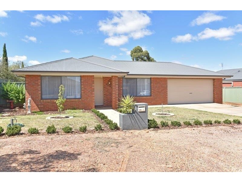 4 Belac Street, Maiden Gully VIC 3551