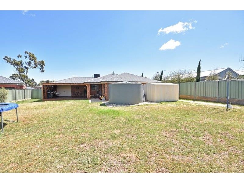 4 Belac Street, Maiden Gully VIC 3551