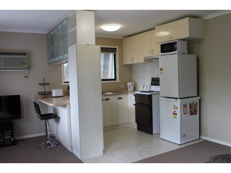 15 Short Street, Kangaroo Flat VIC 3555