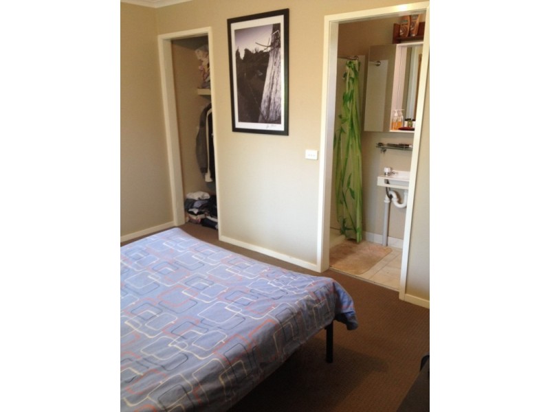 15 Short Street, Kangaroo Flat VIC 3555