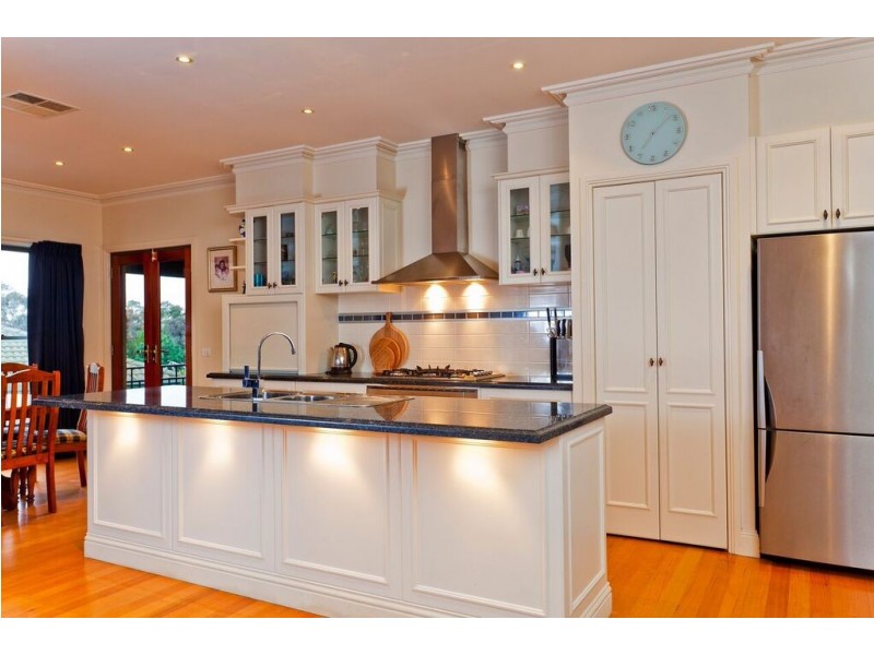 6 Hansa Court, Kangaroo Flat VIC 3555