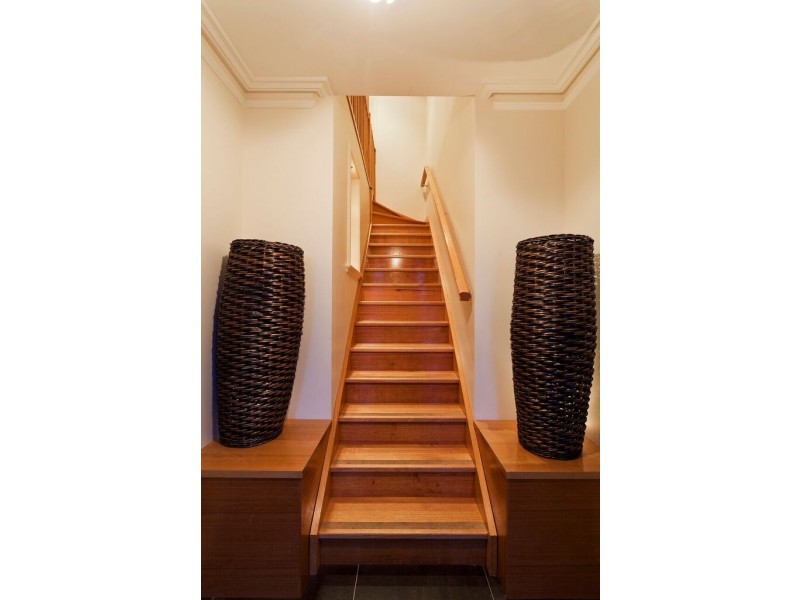 6 Hansa Court, Kangaroo Flat VIC 3555