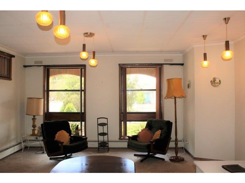 6 Lansell Street, Kangaroo Flat VIC 3555