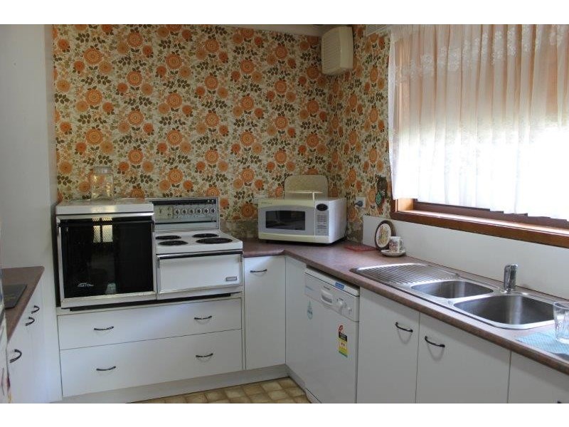 6 Lansell Street, Kangaroo Flat VIC 3555