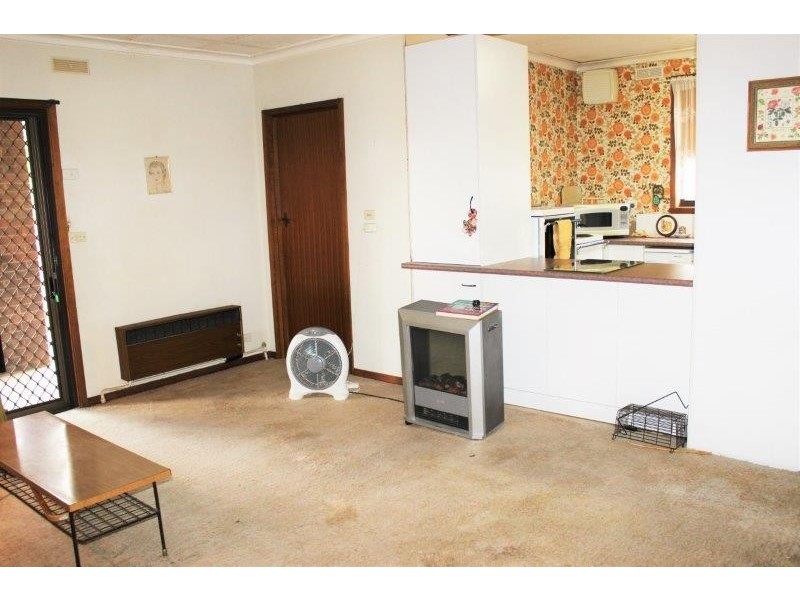 6 Lansell Street, Kangaroo Flat VIC 3555