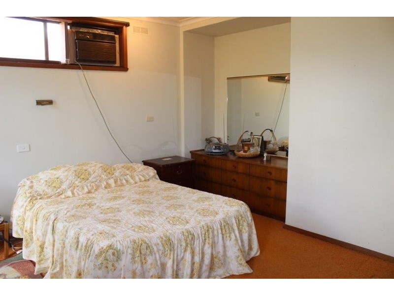 6 Lansell Street, Kangaroo Flat VIC 3555