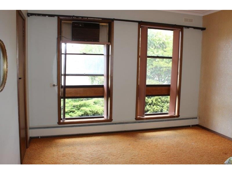 6 Lansell Street, Kangaroo Flat VIC 3555