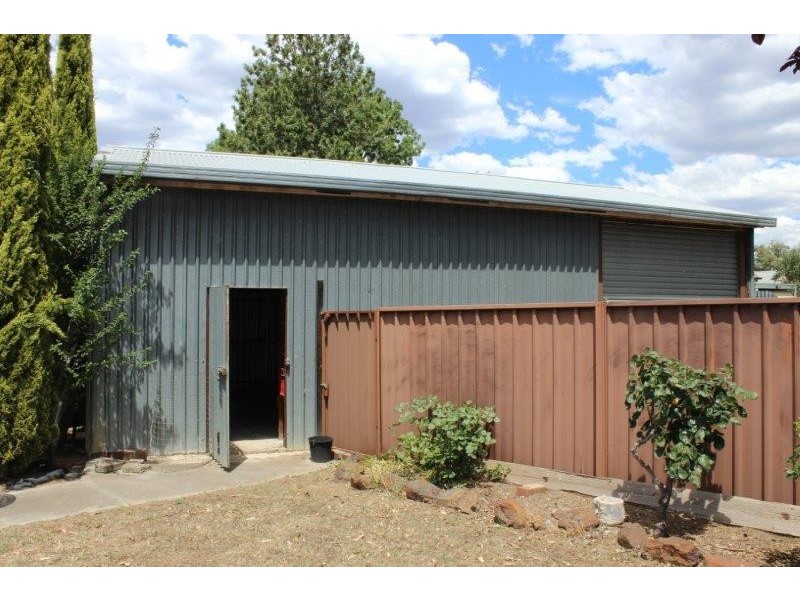 6 Lansell Street, Kangaroo Flat VIC 3555