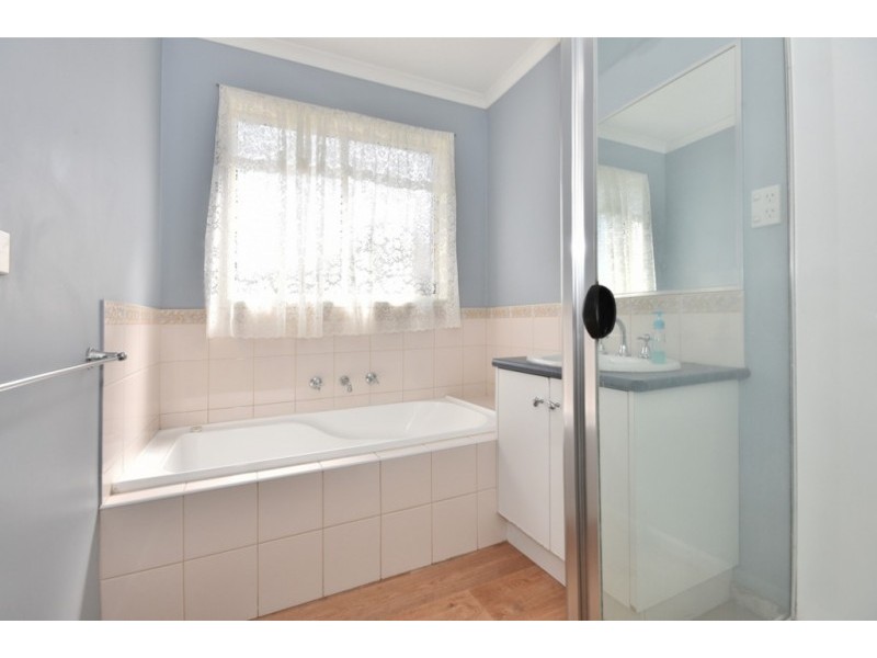 44 Brentwood Boulevard, Strathfieldsaye VIC 3551