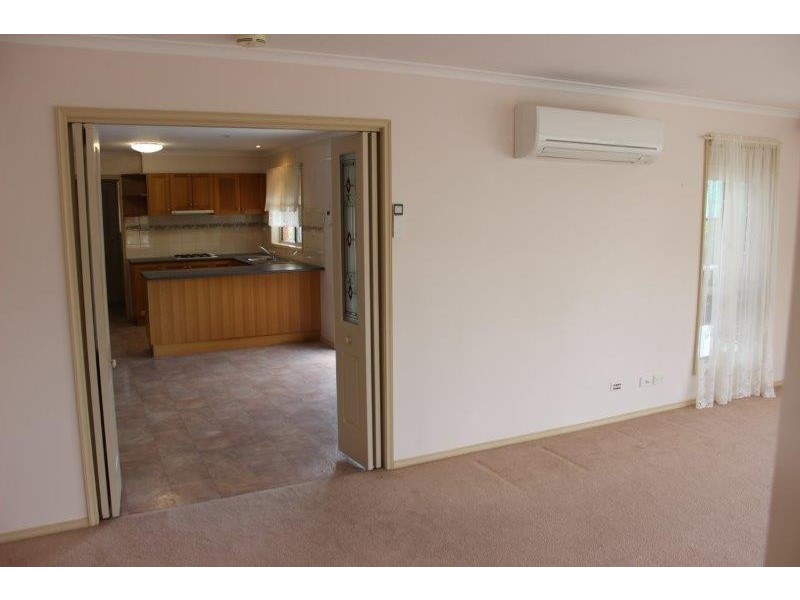 9 Elvey Drive, Kangaroo Flat VIC 3555