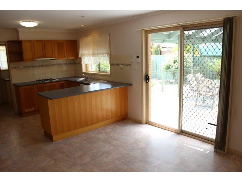 9 Elvey Drive, Kangaroo Flat VIC 3555
