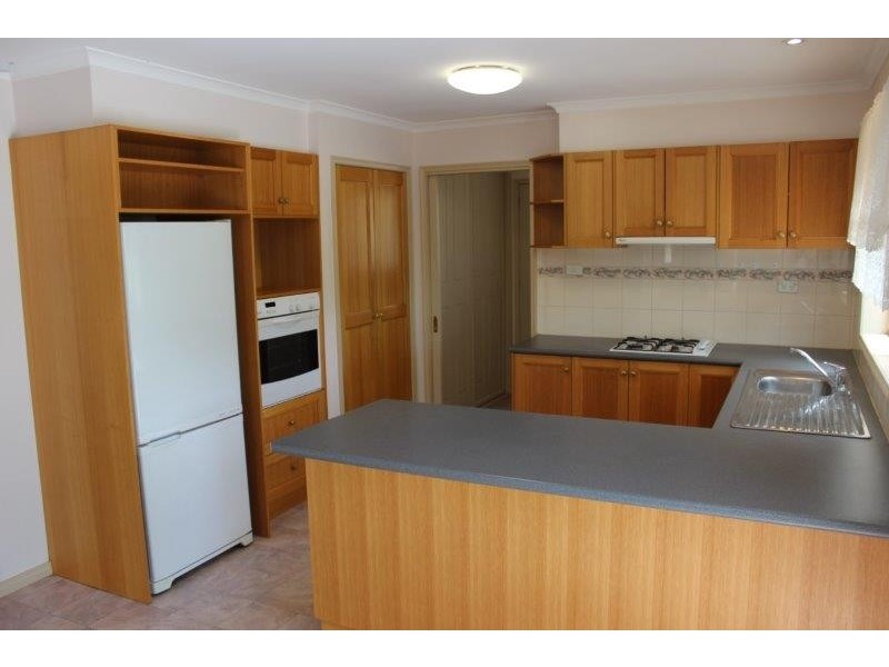 9 Elvey Drive, Kangaroo Flat VIC 3555