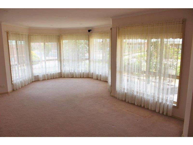 9 Elvey Drive, Kangaroo Flat VIC 3555