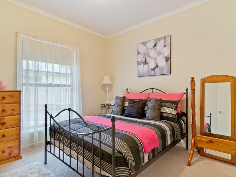 Unit 2/3 Maldon Road, Castlemaine VIC 3450
