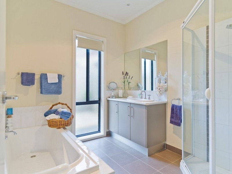 Unit 2/3 Maldon Road, Castlemaine VIC 3450