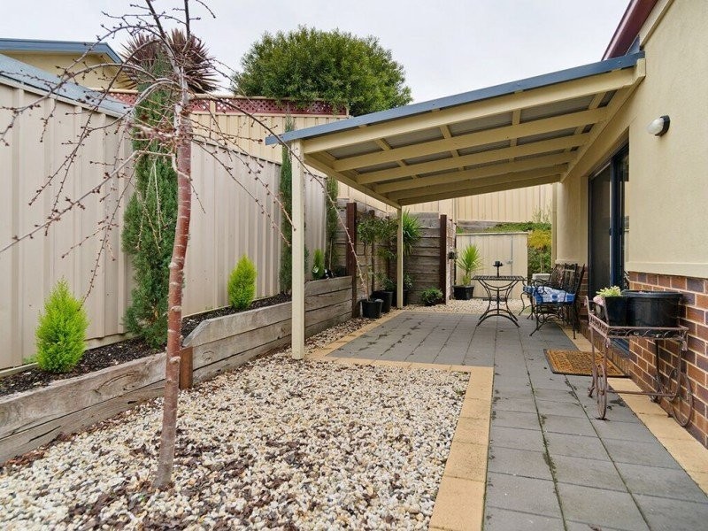 Unit 2/3 Maldon Road, Castlemaine VIC 3450