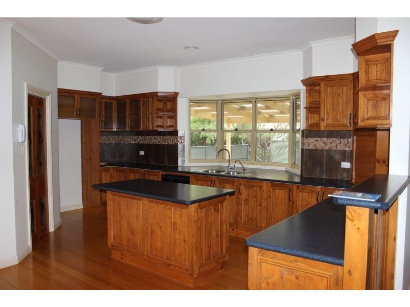119 Crusoe Road, Kangaroo Flat VIC 3555