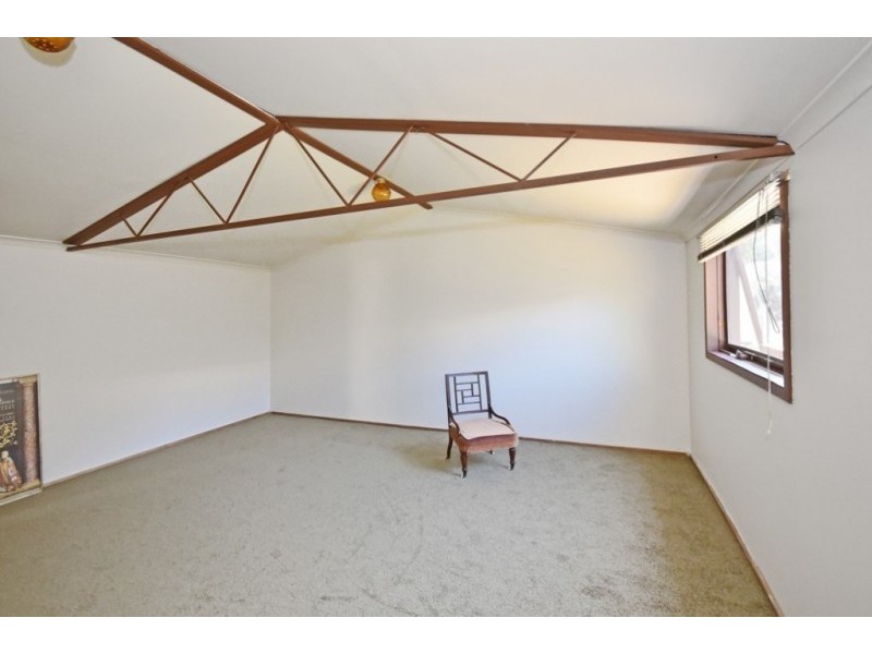 239 Allingham Street, Kangaroo Flat VIC 3555