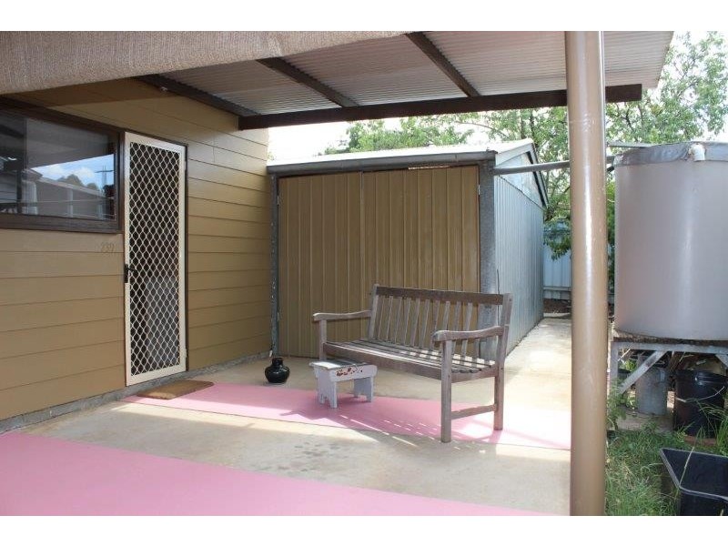 239 Allingham Street, Kangaroo Flat VIC 3555