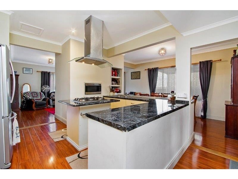 14 Poplar Street, Golden Square VIC 3555