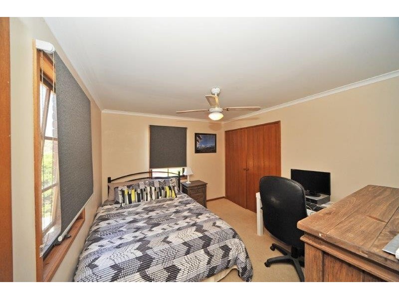 22 Deakin Drive, Flora Hill VIC 3550