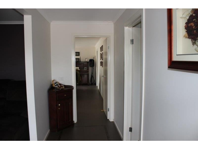 71 Amara Way, Kangaroo Flat VIC 3555