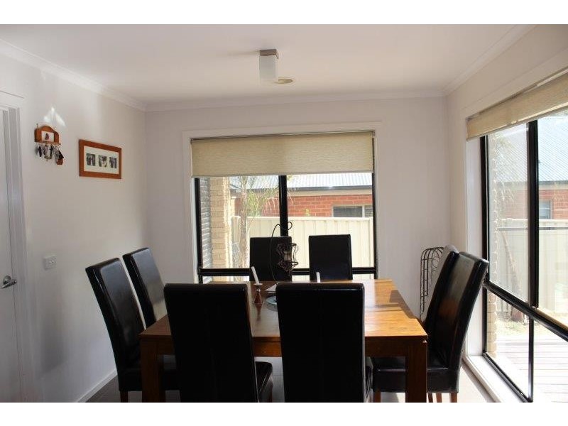 71 Amara Way, Kangaroo Flat VIC 3555