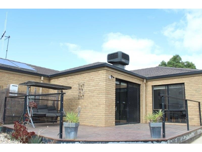 71 Amara Way, Kangaroo Flat VIC 3555