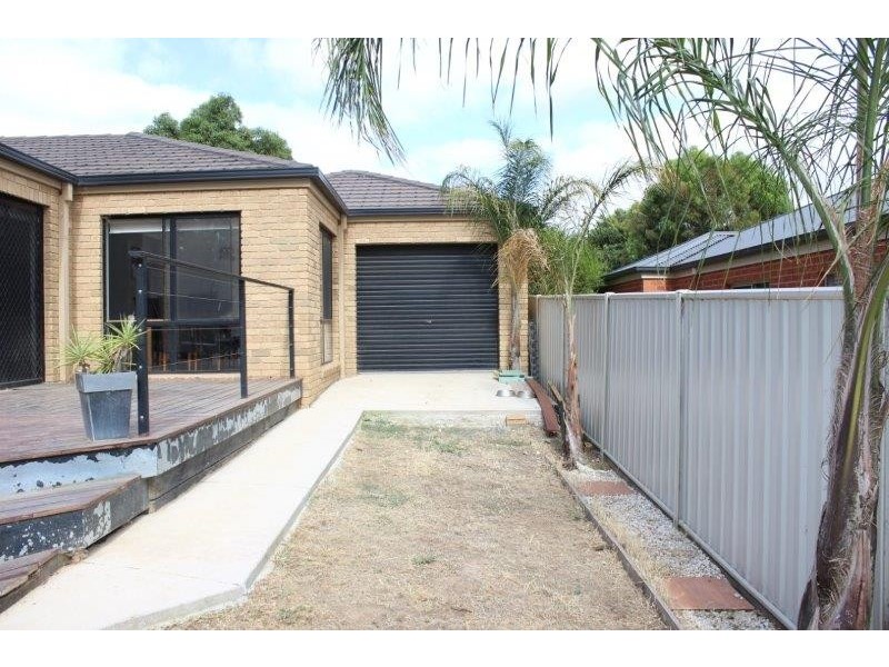 71 Amara Way, Kangaroo Flat VIC 3555