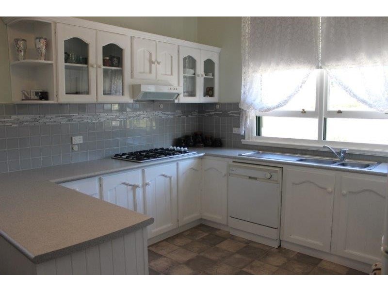 64 Sparrowhawk Road, West Bendigo VIC 3550