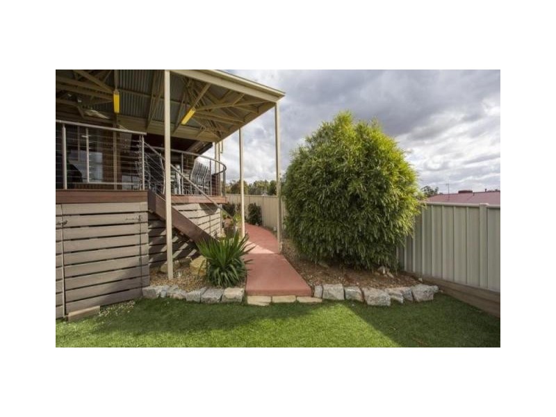 16 Irrabella Place, Kangaroo Flat VIC 3555