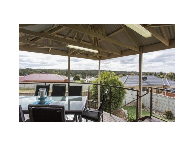 16 Irrabella Place, Kangaroo Flat VIC 3555