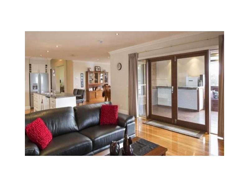 16 Irrabella Place, Kangaroo Flat VIC 3555