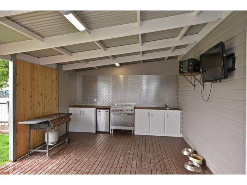 5 Lindsay Street, Kangaroo Flat VIC 3555