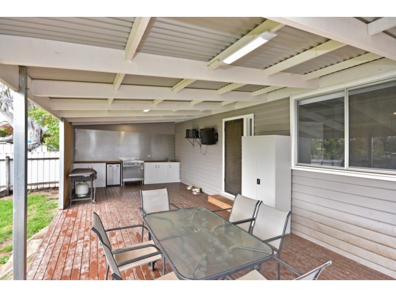 5 Lindsay Street, Kangaroo Flat VIC 3555