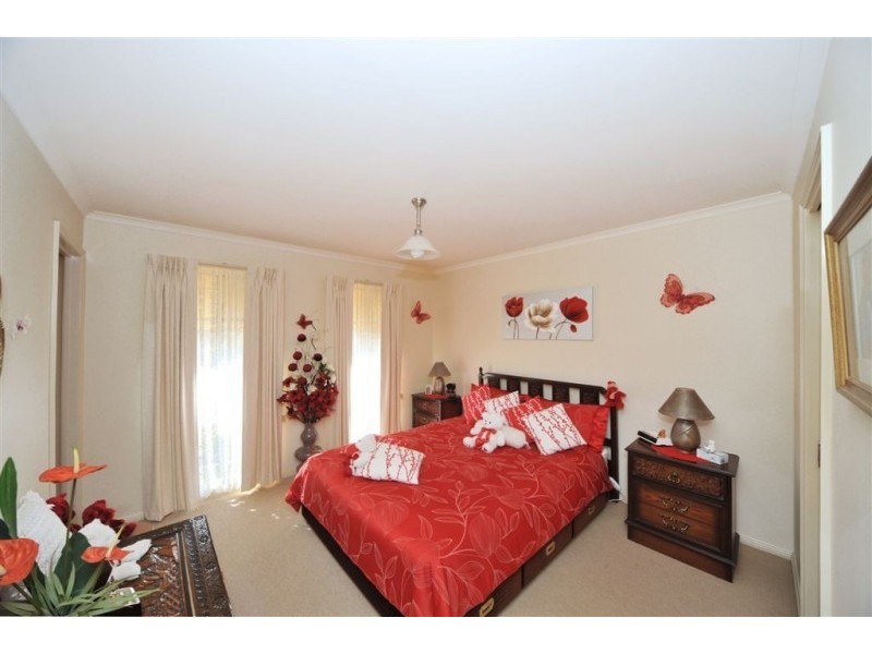 13A Grevillea Avenue, Kangaroo Flat VIC 3555