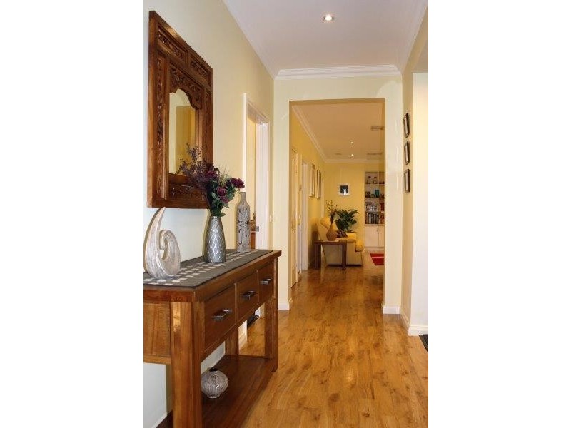 9 Greenfield Drive, Epsom VIC 3551