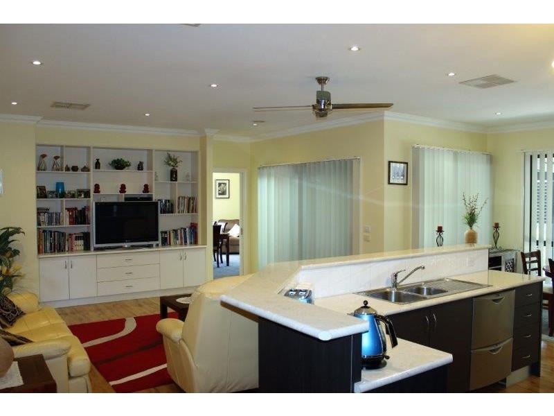 9 Greenfield Drive, Epsom VIC 3551