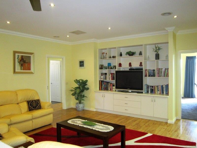 9 Greenfield Drive, Epsom VIC 3551