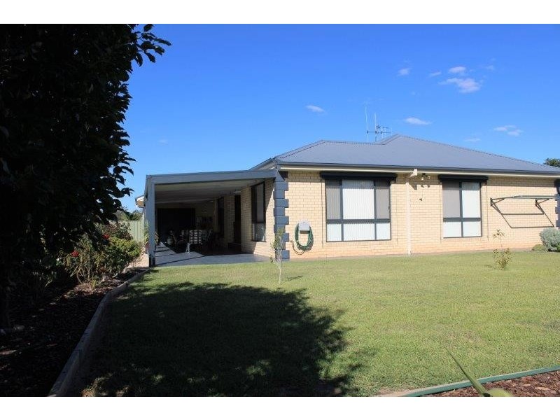 9 Greenfield Drive, Epsom VIC 3551