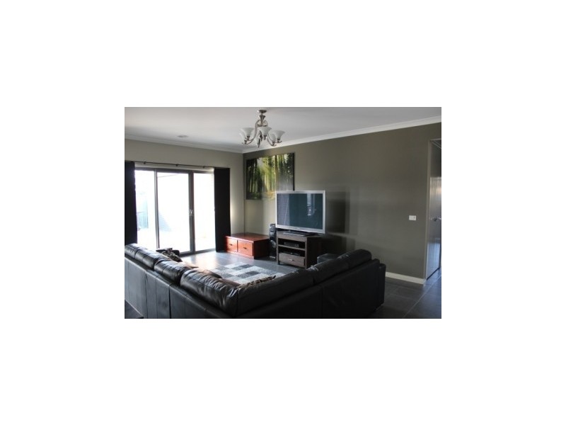 6 Montana Place, Kangaroo Flat VIC 3555