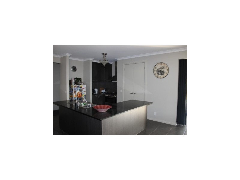 6 Montana Place, Kangaroo Flat VIC 3555