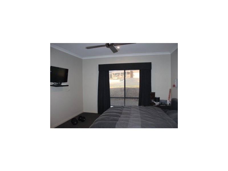 6 Montana Place, Kangaroo Flat VIC 3555