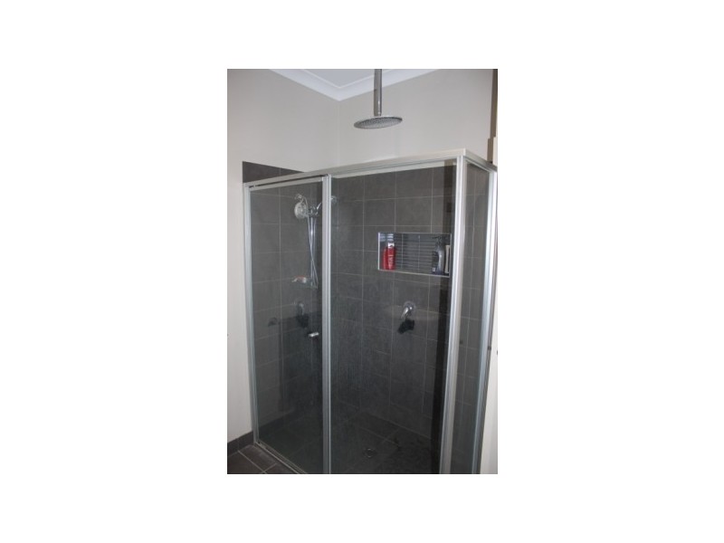 6 Montana Place, Kangaroo Flat VIC 3555