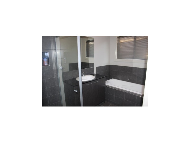 6 Montana Place, Kangaroo Flat VIC 3555