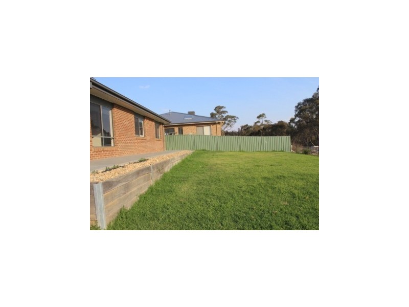 6 Montana Place, Kangaroo Flat VIC 3555