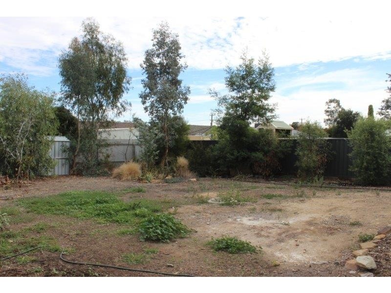 9 Short Street, Kangaroo Flat VIC 3555